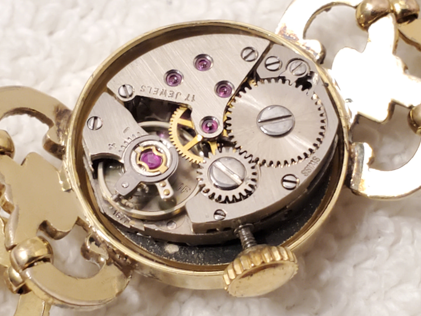 Vintage Emka Geneve Swiss Women's Wind Up Watch Seventeen Jewels Silver Dial