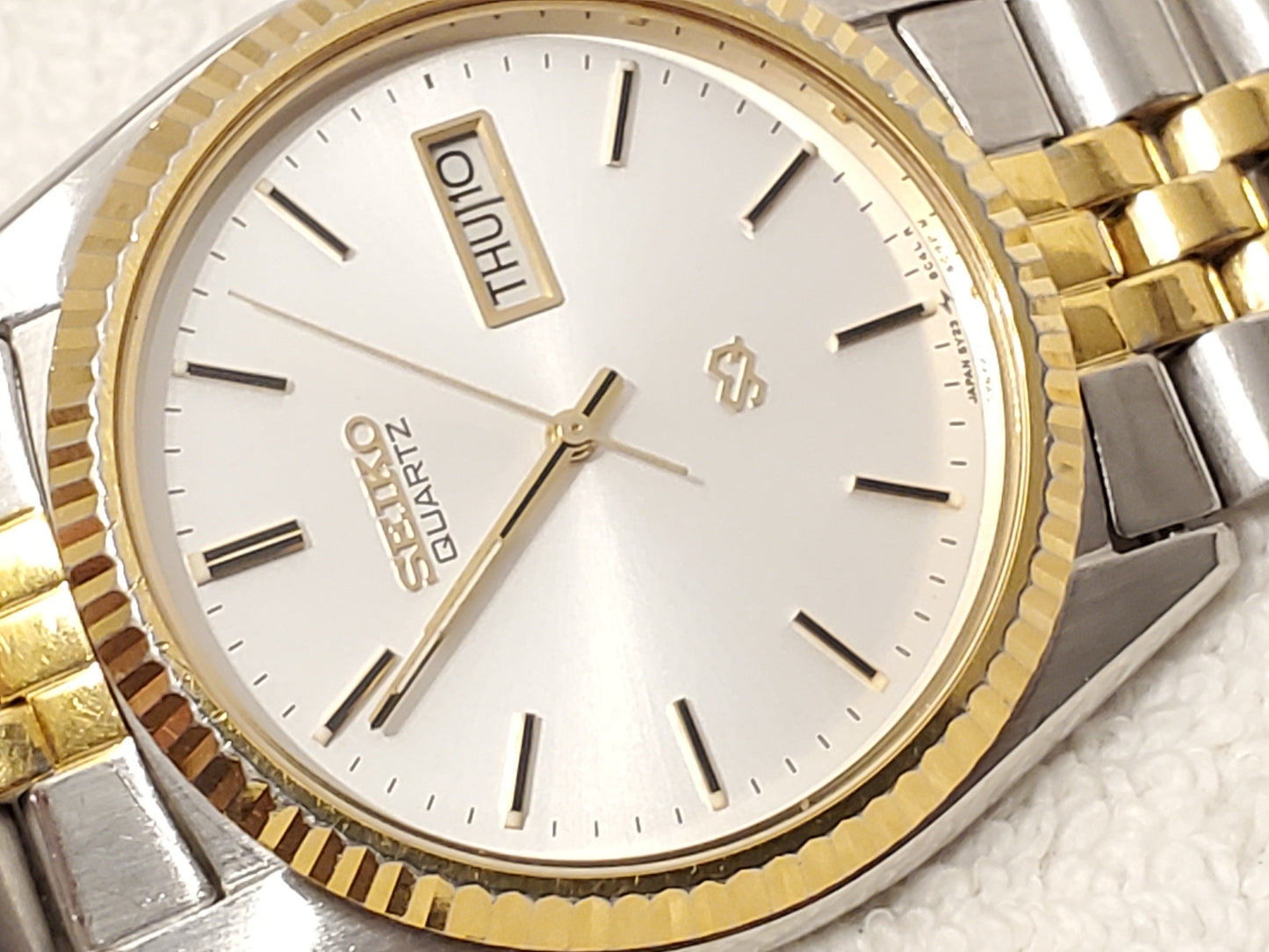 Vintage Seiko SQ Men's Presidential Day Date Watch Gold Tone 1 Jewel S Steel