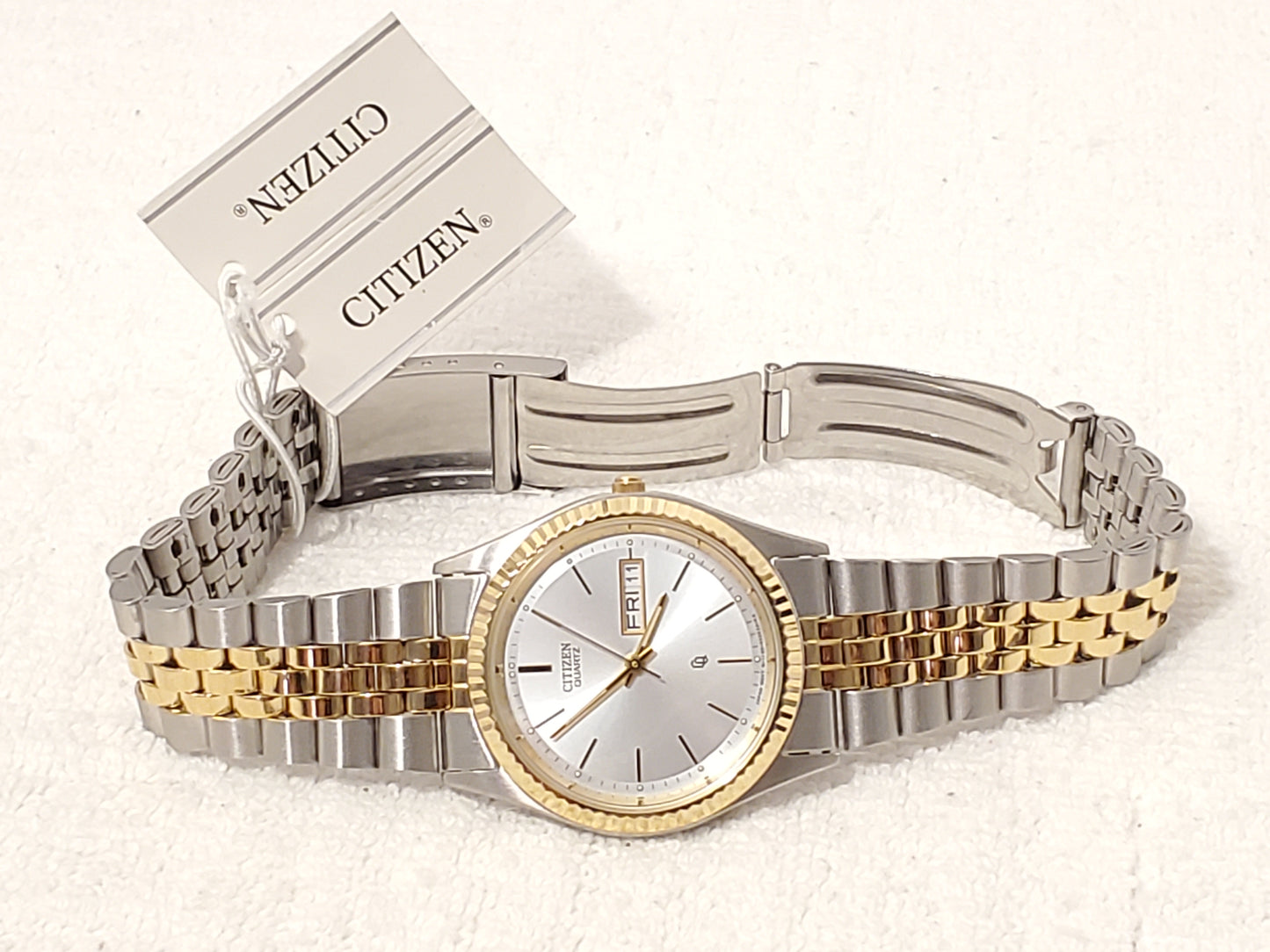 Vintage Citizen CQ Men Day Date Presidential Watch Gold Tone S Steel Silver Dial