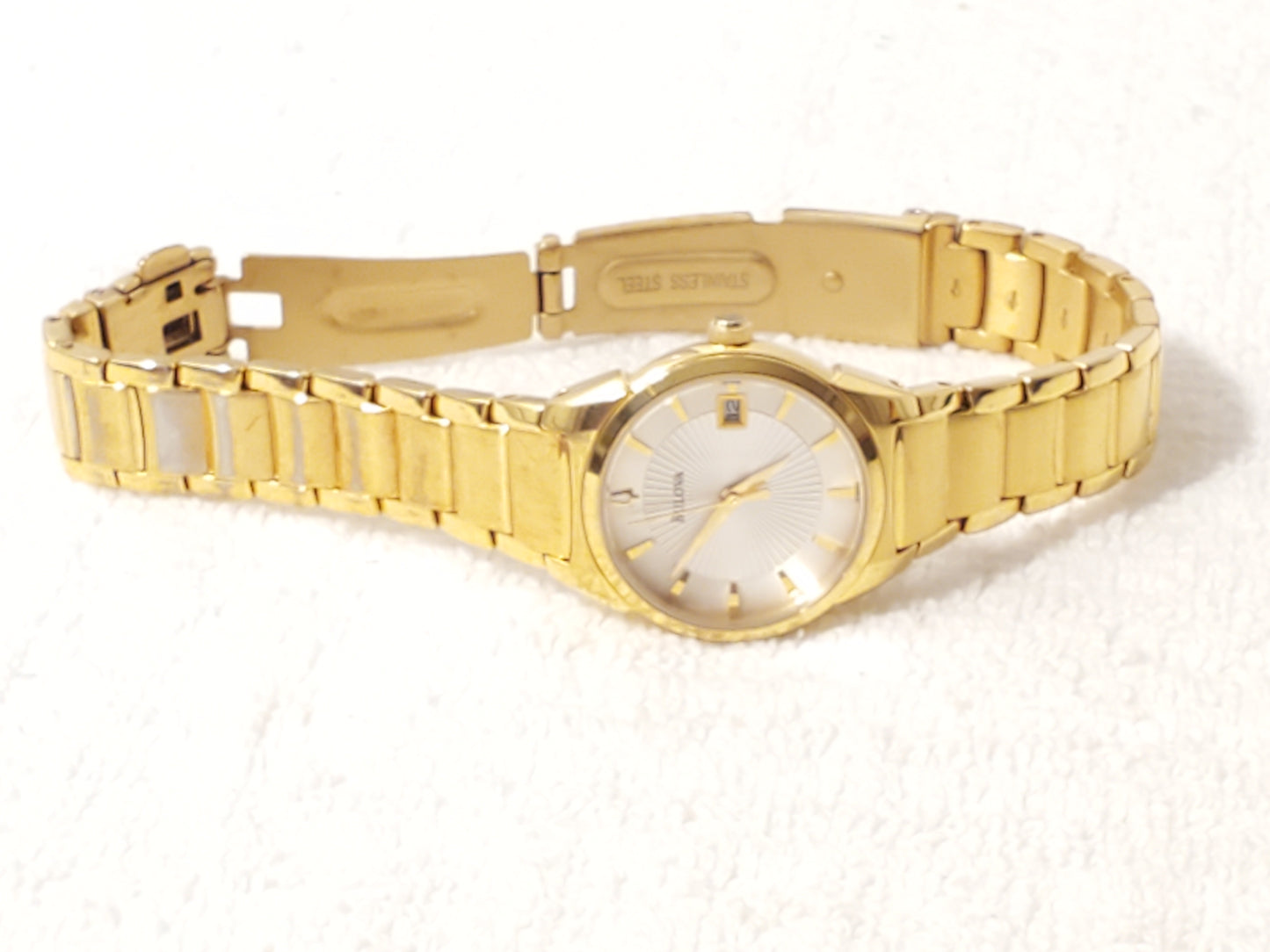 Vintage Bulova Gold Tone Stainless Steel Women's Date Quartz Watch Silver Dial