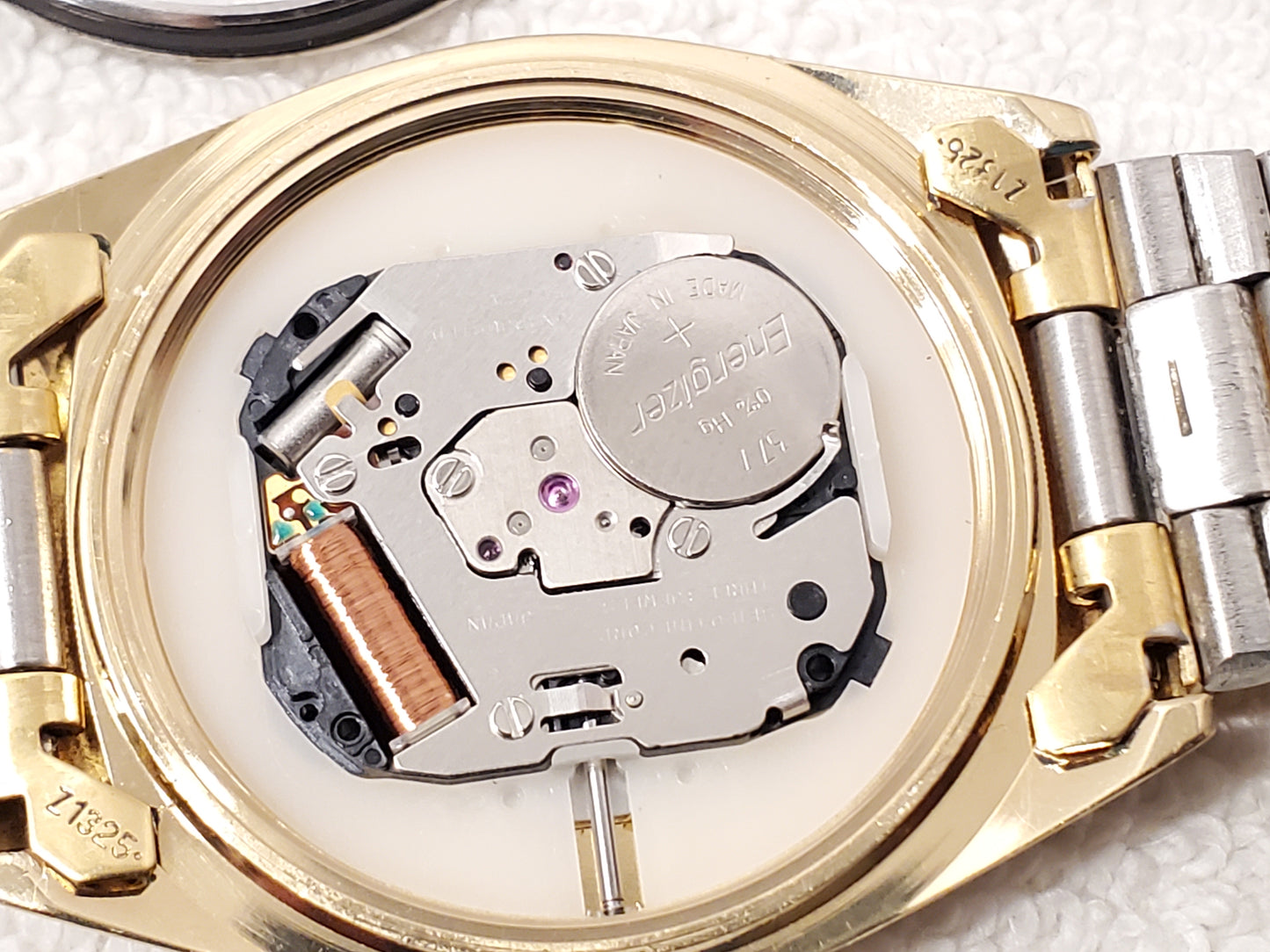 Vintage Seiko SQ Men's Gold Tone Day Date Watch Three Jewels Stainless Steel