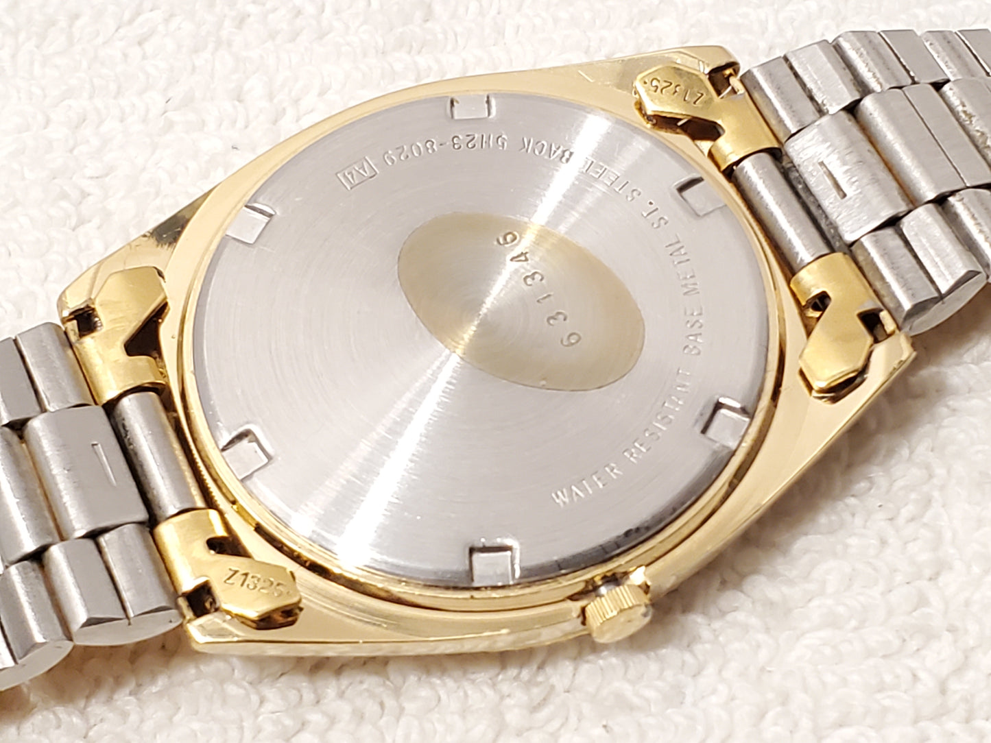 Vintage Seiko SQ Men's Gold Tone Day Date Watch Three Jewels Stainless Steel