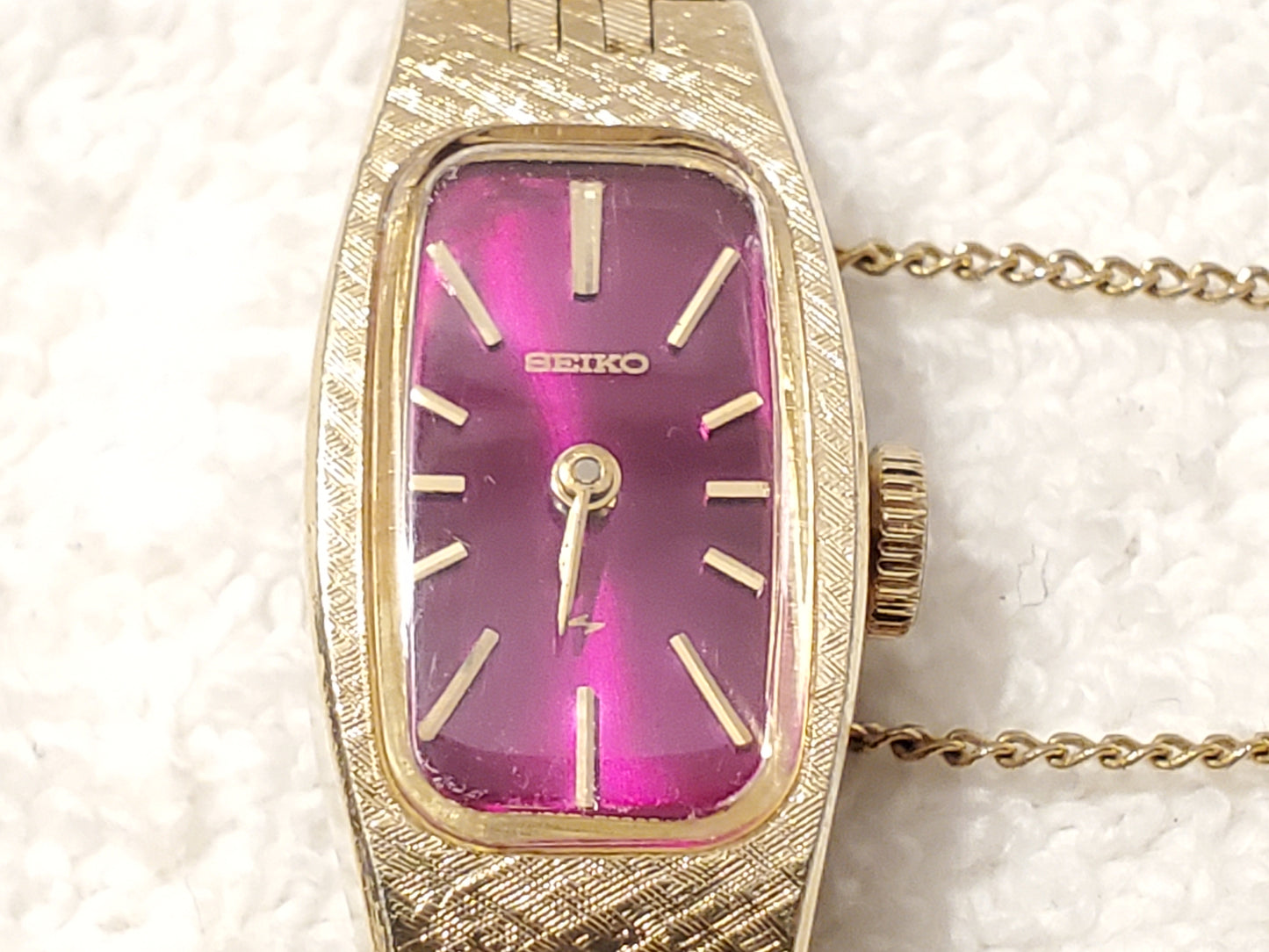 Vintage Seiko Gold Plated Tone Women's Wind Up Watch Seventeen Jewels S Steel