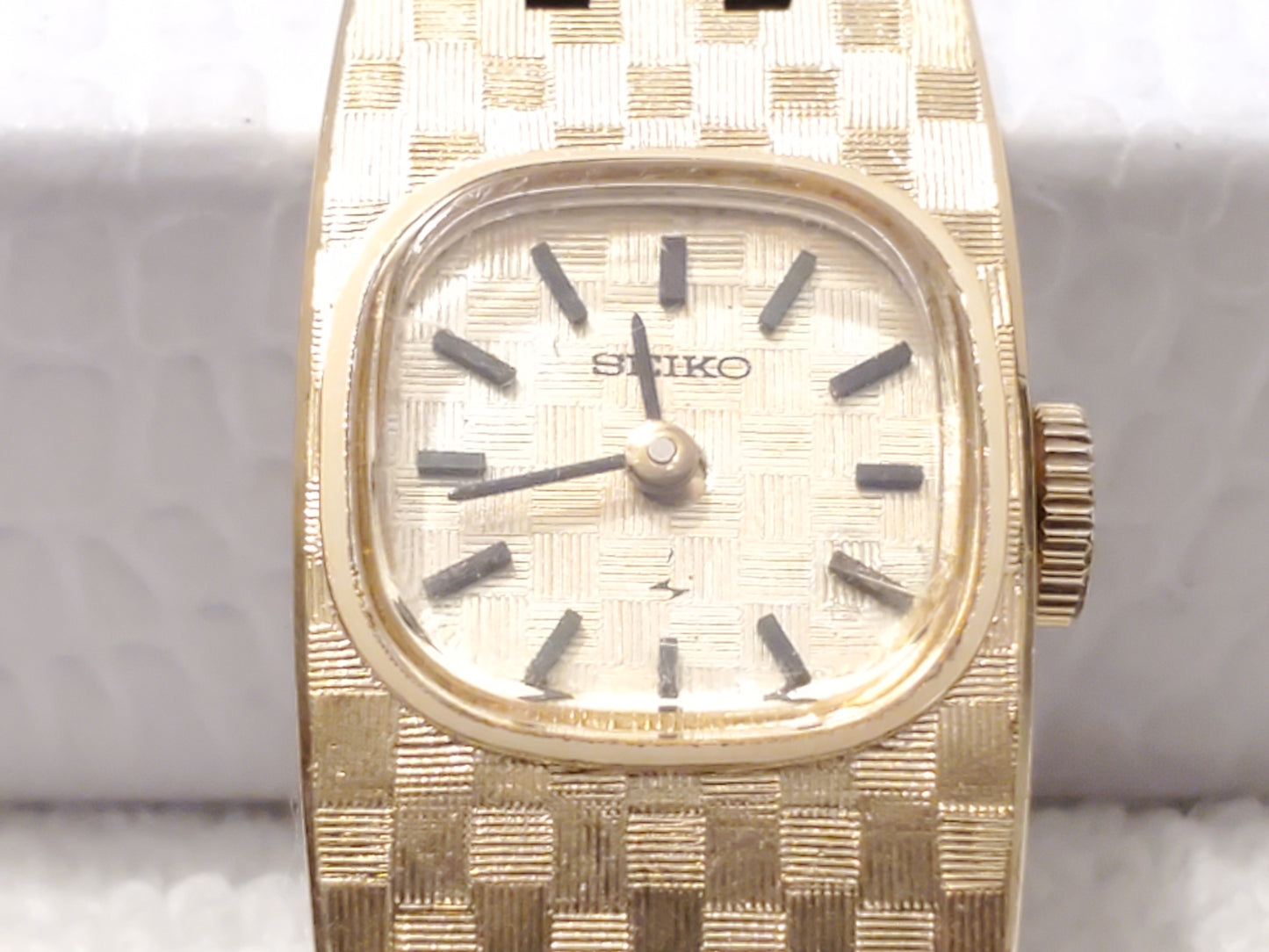 Vintage Seiko Women's Manual Wind Up Petite Case Watch Seventeen Jewels S Steel
