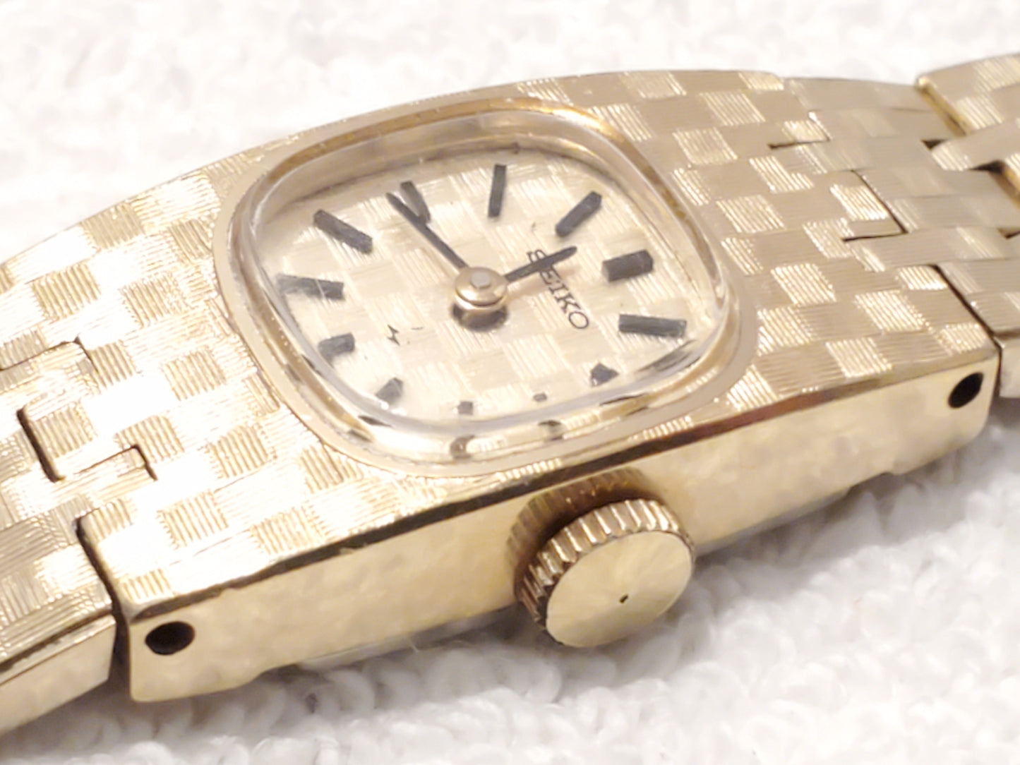 Vintage Seiko Women's Manual Wind Up Petite Case Watch Seventeen Jewels S Steel