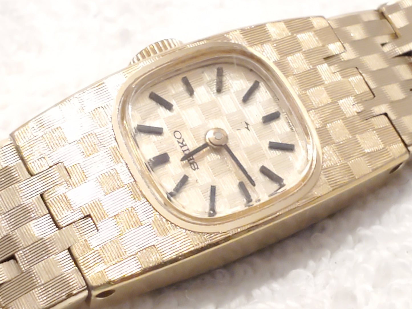 Vintage Seiko Women's Manual Wind Up Petite Case Watch Seventeen Jewels S Steel