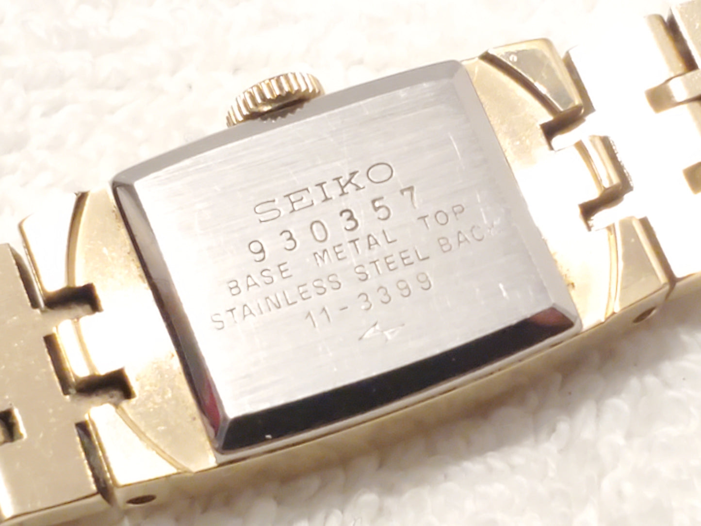 Vintage Seiko Women's Manual Wind Up Petite Case Watch Seventeen Jewels S Steel