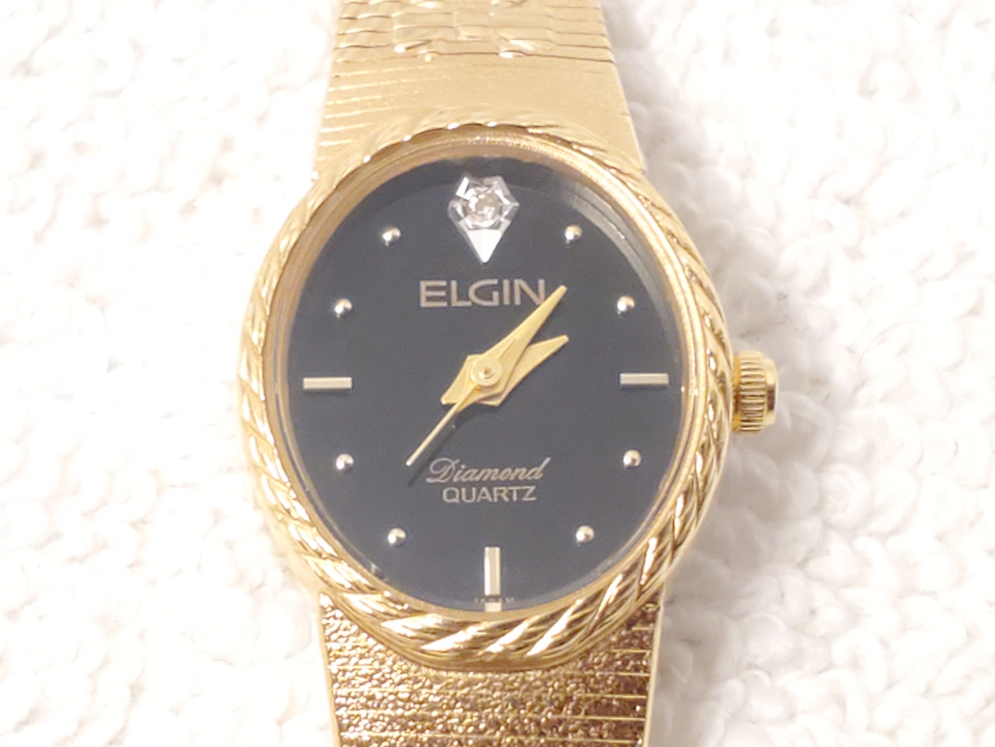 Vintage Elgin Diamond Quartz Women's Gold Tone Black Dial Watch Bowtie Bracelet