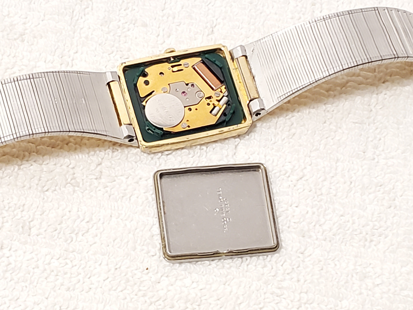 Vintage Seiko Men's Tank Gold Plated Tone Watch Three Jewels Stainless Steel