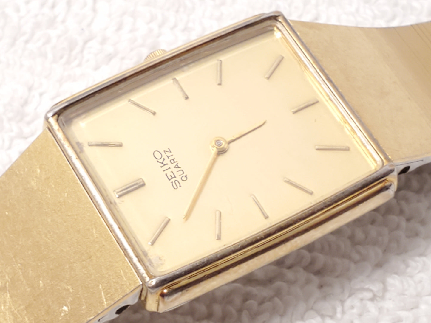 Vintage Seiko Men's Tank Gold Plated Tone Watch Three Jewels Stainless Steel