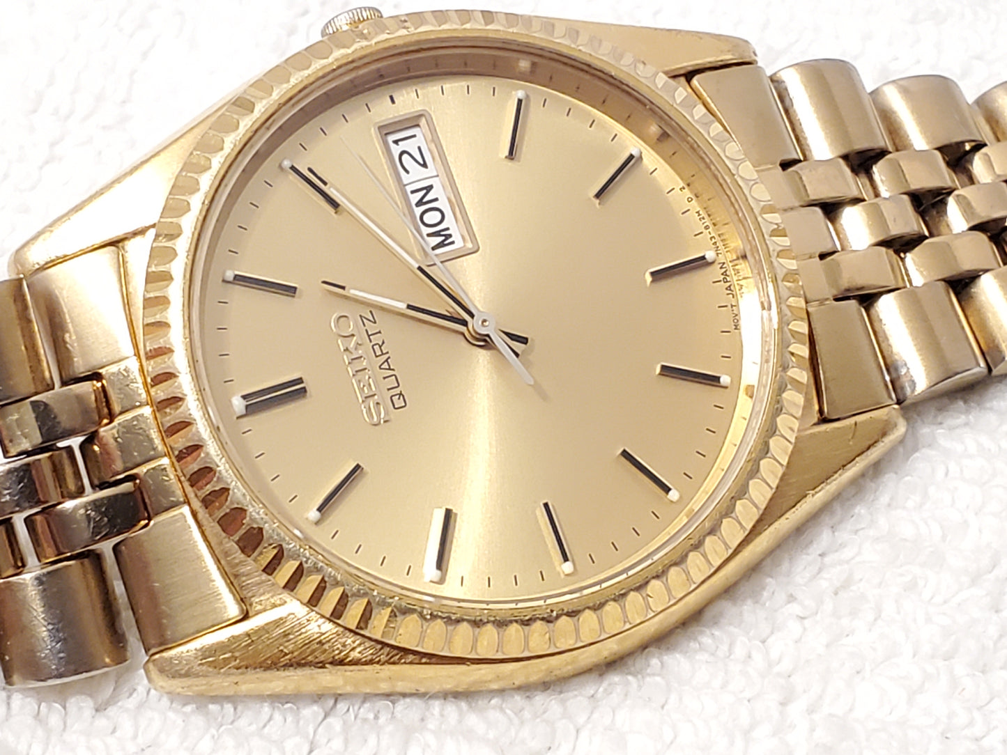 Vintage Seiko Mens Gold Tone Presidential Day Date Watch Stainless Steel 1 Jewel