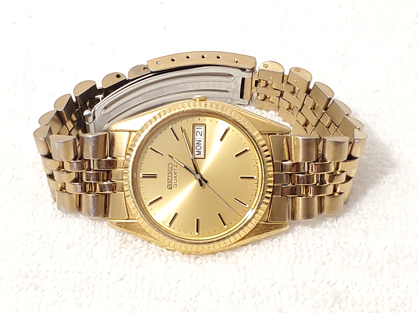 Vintage Seiko Mens Gold Tone Presidential Day Date Watch Stainless Steel 1 Jewel