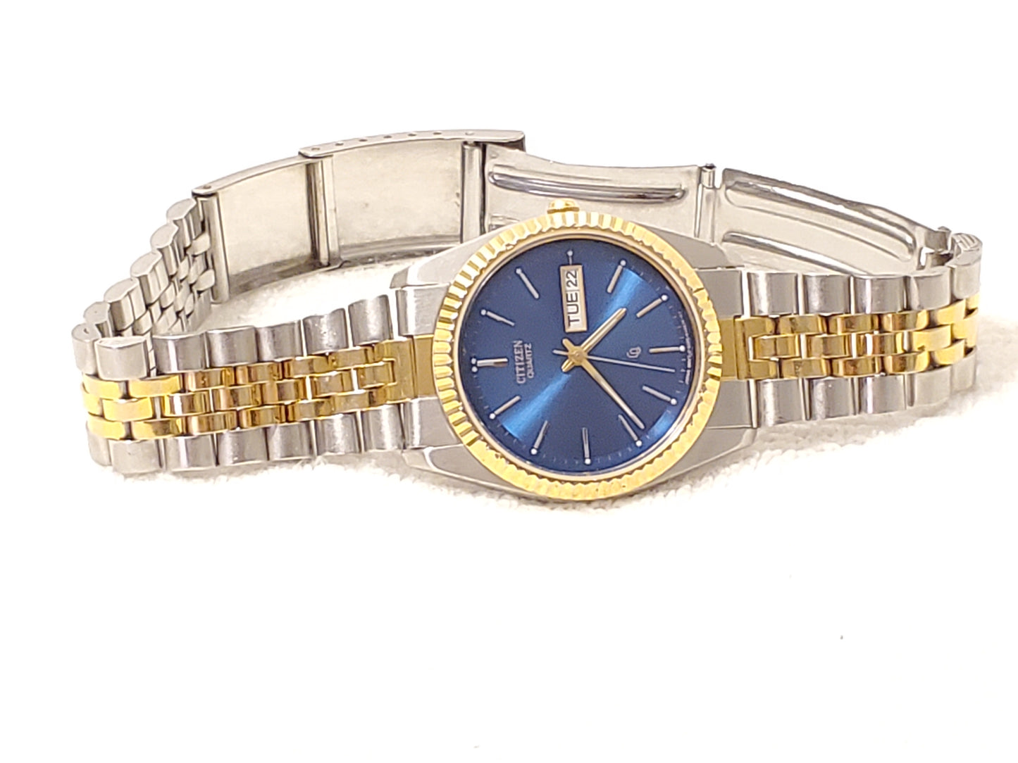 Vintage Citizen CQ Presidental Mens Day Date Quartz Watch Gold Tone Blue Dial SS