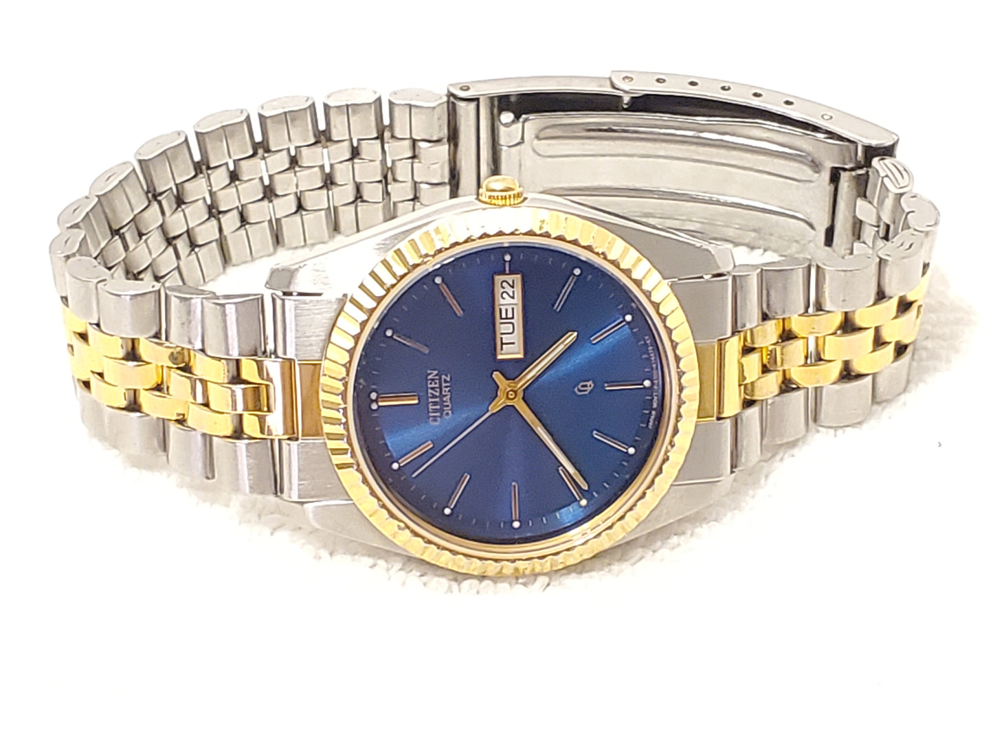 Vintage Citizen CQ Presidental Mens Day Date Quartz Watch Gold Tone Blue Dial SS