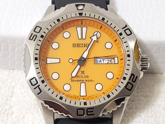 Seiko Solar Diver's 200 Meters Men's Day Date Orange Dial Watch 2 Jewels S Steel