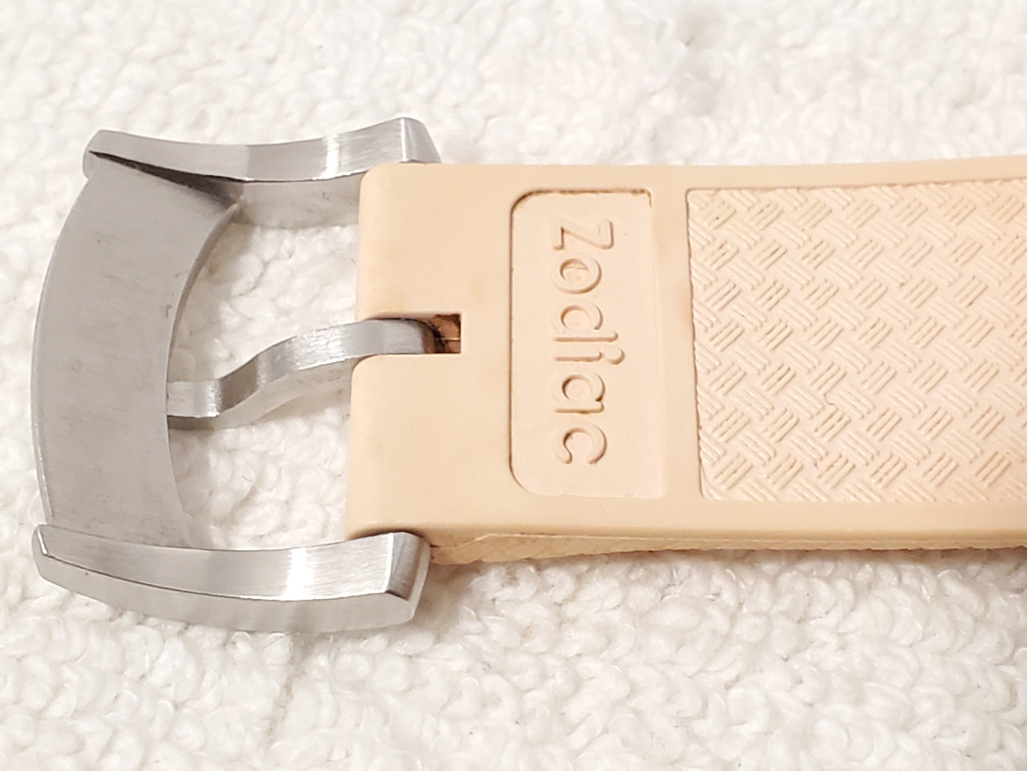 Zodiac Sea Dragon Women's Pink Date Swiss Made Watch Five Jewels Stainless Steel