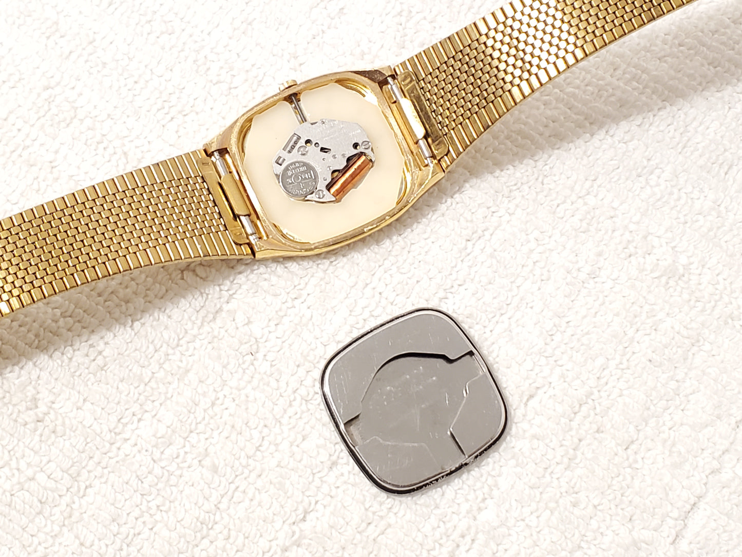 Vintage Citizen CQ Men’s Stainless Steel Gold Plated Quartz Watch Mesh Band