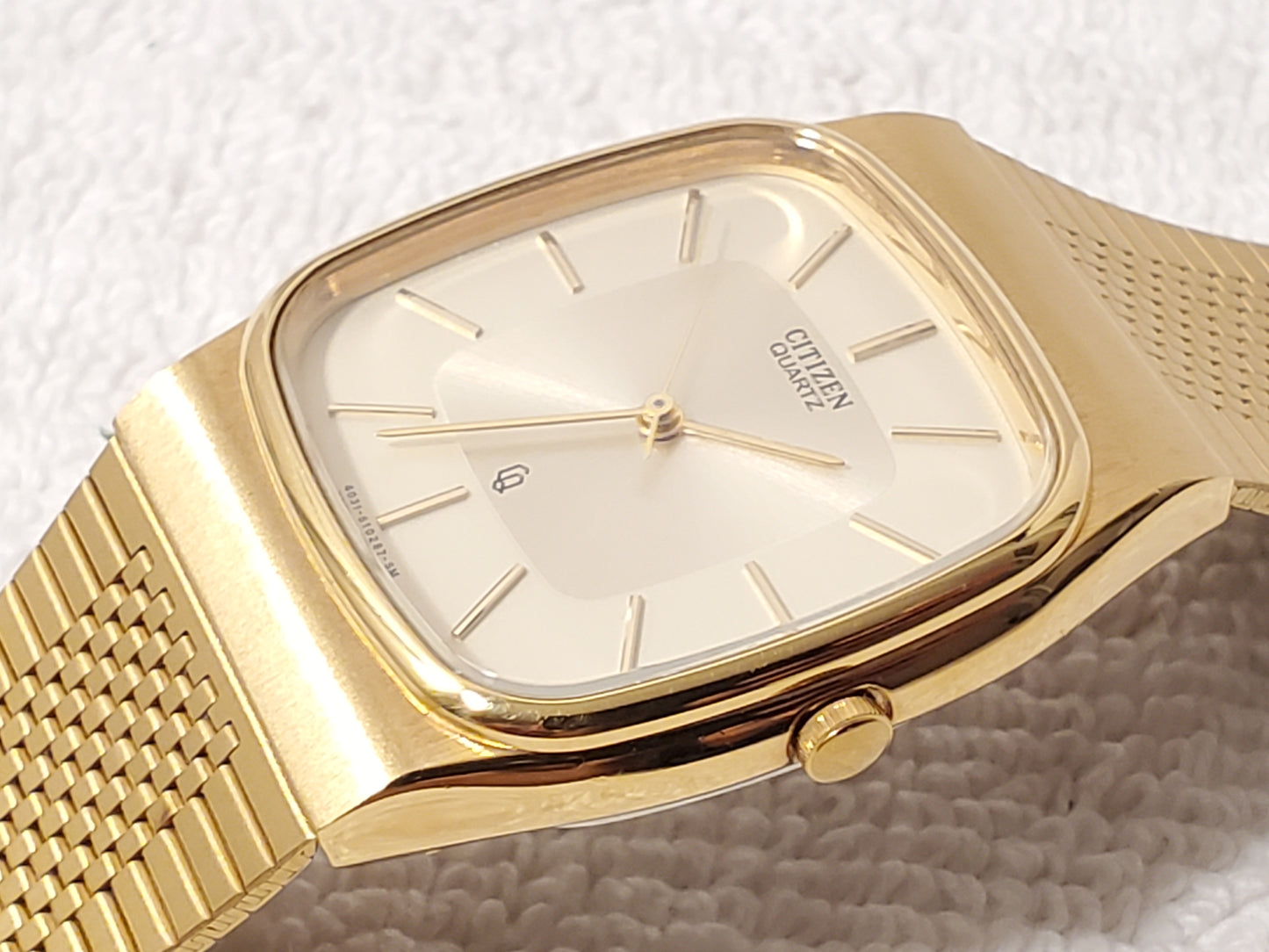 Vintage Citizen CQ Men’s Stainless Steel Gold Plated Quartz Watch Mesh Band