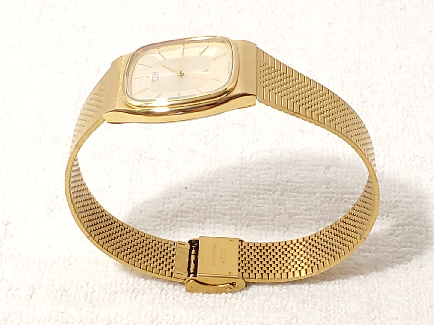 Vintage Citizen CQ Men’s Stainless Steel Gold Plated Quartz Watch Mesh Band
