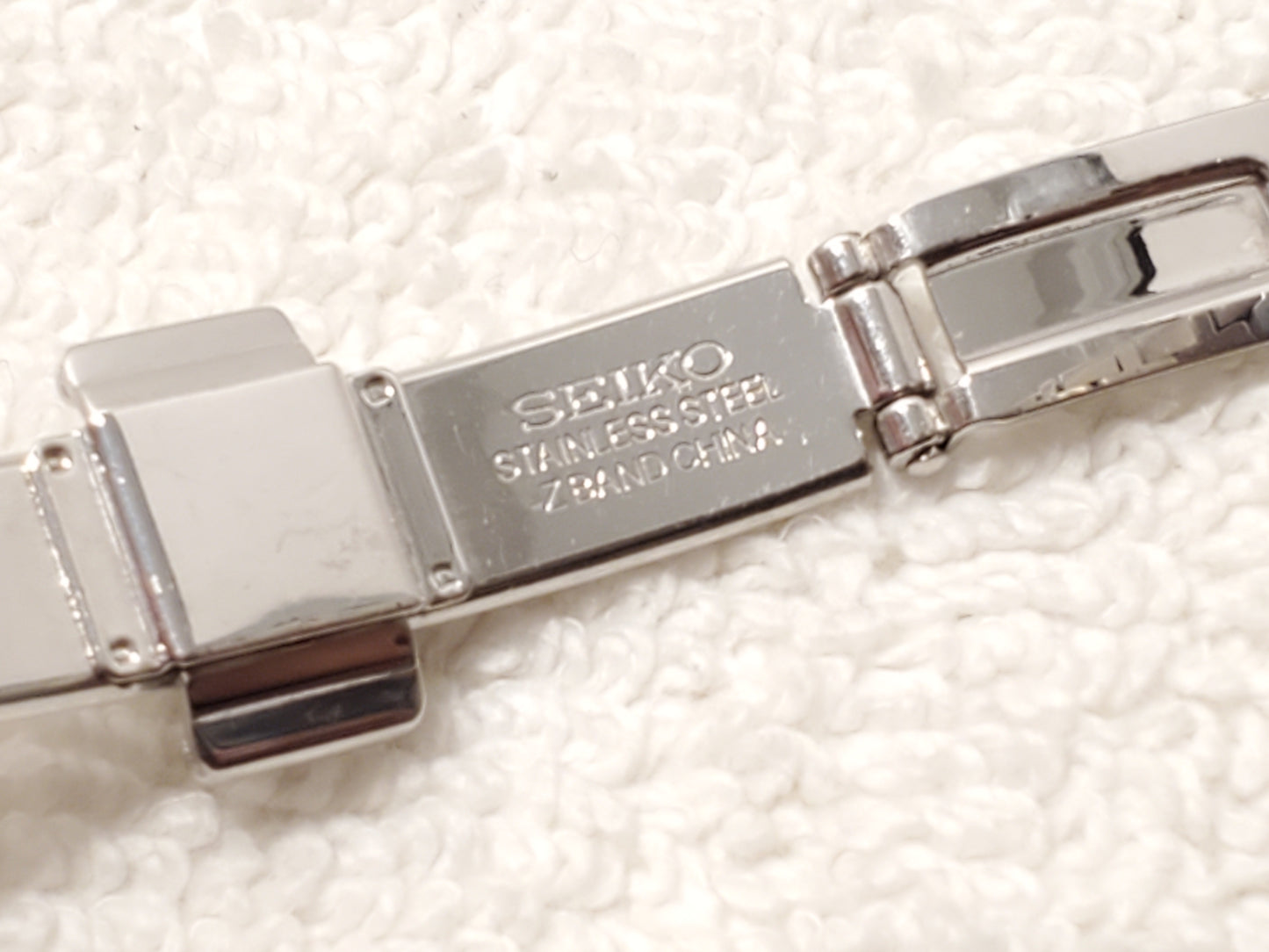 Vintage Seiko Diamonds Bezel Women's Stainless Steel Quartz Watch Roman Numeral