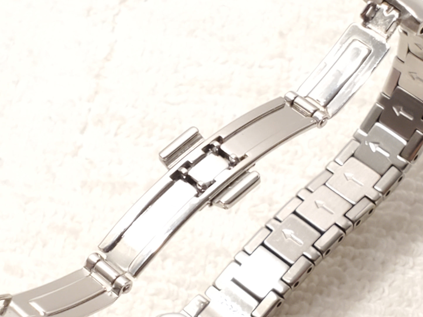 Vintage Seiko Diamonds Bezel Women's Stainless Steel Quartz Watch Roman Numeral