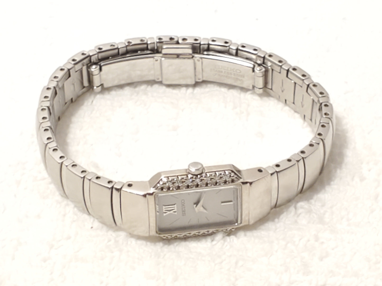 Vintage Seiko Diamonds Bezel Women's Stainless Steel Quartz Watch Roman Numeral