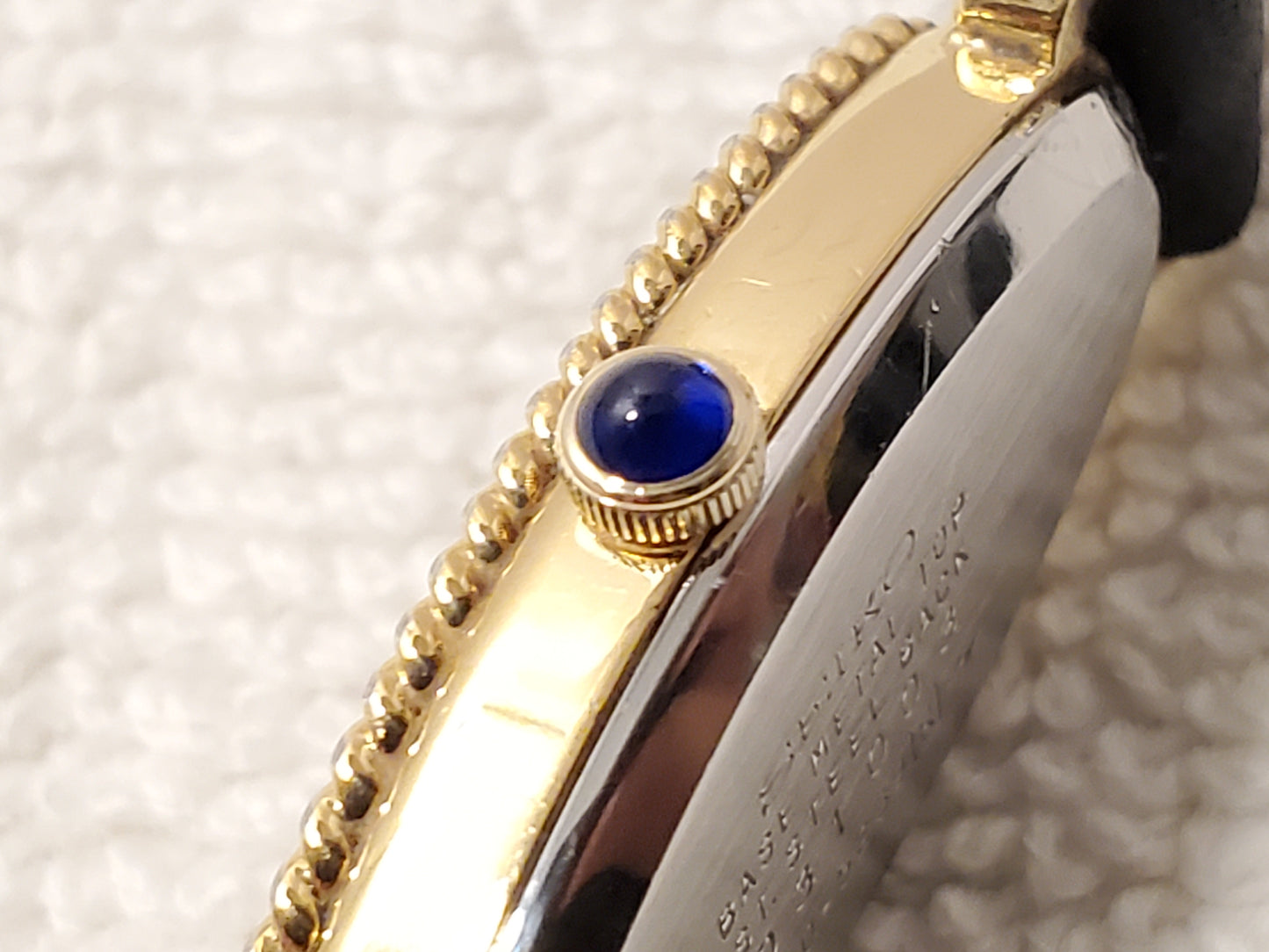 Vintage Seiko Women’s Gold Tone Watch Black Dial Six Jewels Leather Strap Petite