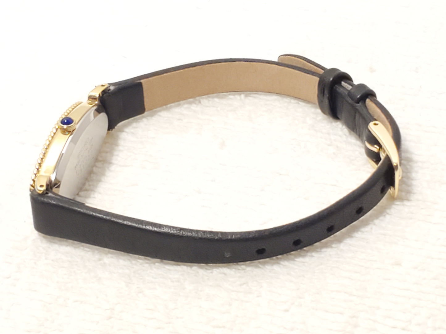 Vintage Seiko Women’s Gold Tone Watch Black Dial Six Jewels Leather Strap Petite