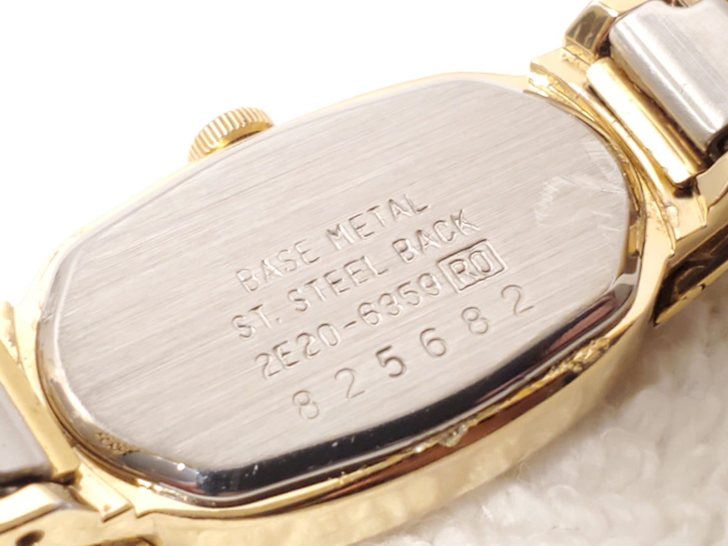 Vintage Seiko Women's Gold Tone Roman Numerals One Jewel Quartz Watch White Dial