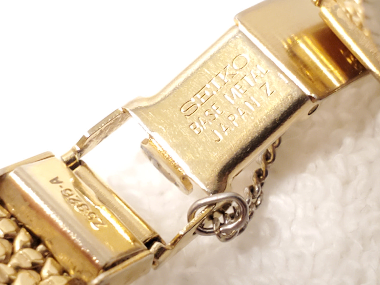 Vintage Seiko Women's Gold Tone Roman Numerals One Jewel Quartz Watch White Dial
