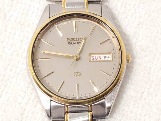 Vintage Seiko Men's Gray Dial Gold Tone Day Date Stainless Steel Watch One Jewel