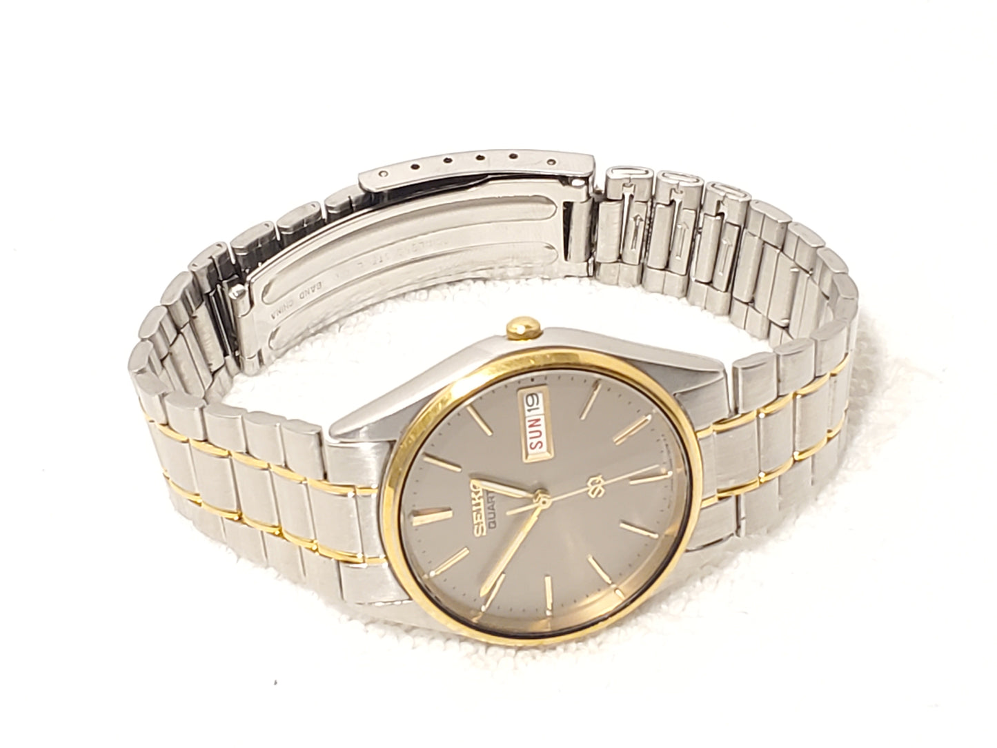 Vintage Seiko Men's Gray Dial Gold Tone Day Date Stainless Steel Watch One Jewel