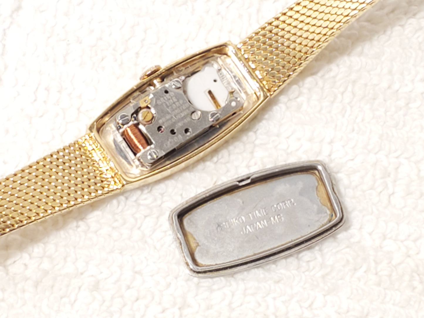 Vintage Seiko Women's Gold Plated Quartz Watch Brown One Diamond Dial Six Jewels