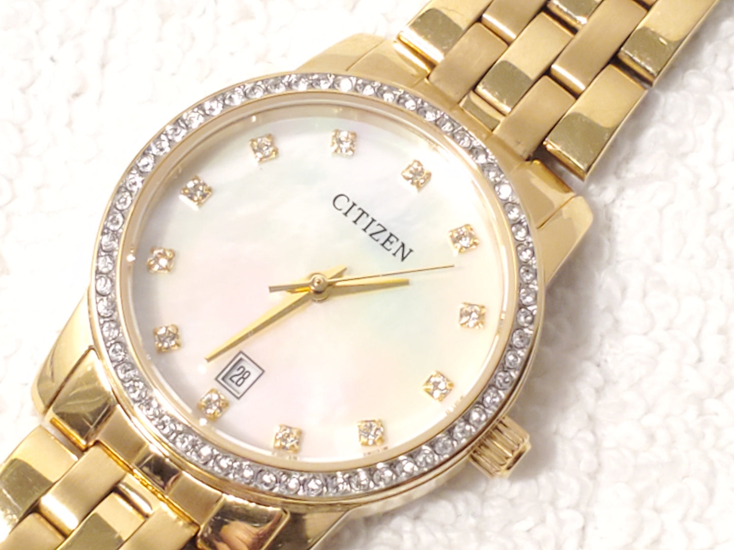Citizen Womens Gold Tone Stainless Steel Quartz Watch Mother Pearl Dial Crystals