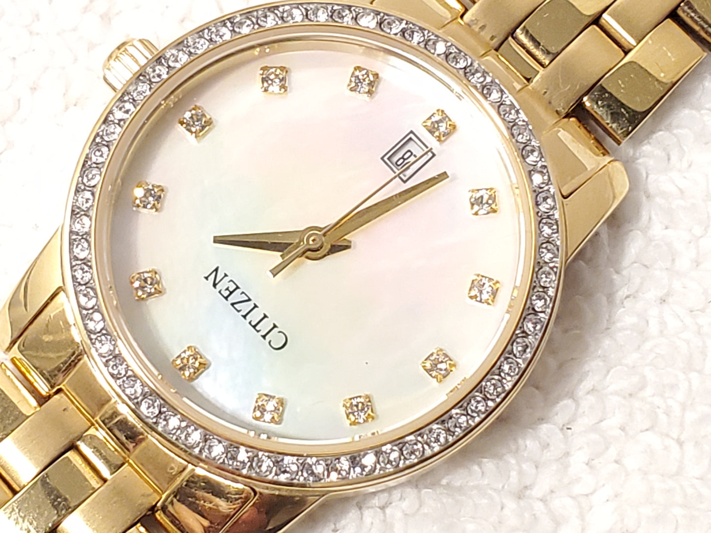 Citizen Womens Gold Tone Stainless Steel Quartz Watch Mother Pearl Dial Crystals