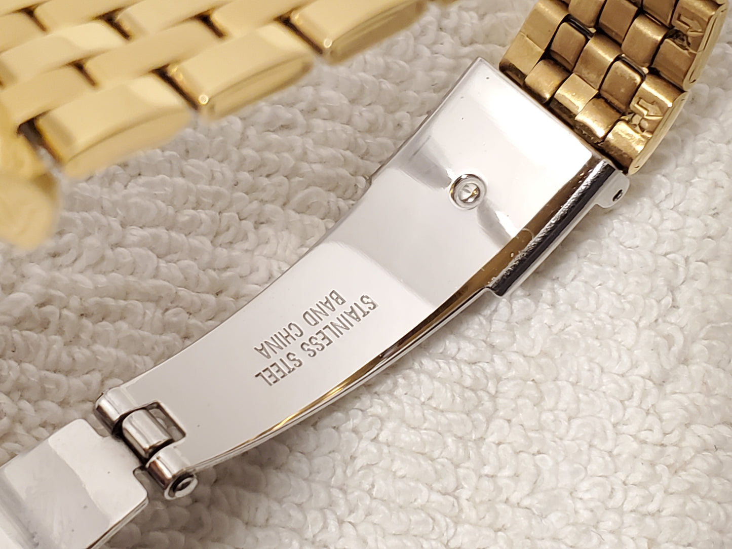 Citizen Womens Gold Tone Stainless Steel Quartz Watch Mother Pearl Dial Crystals