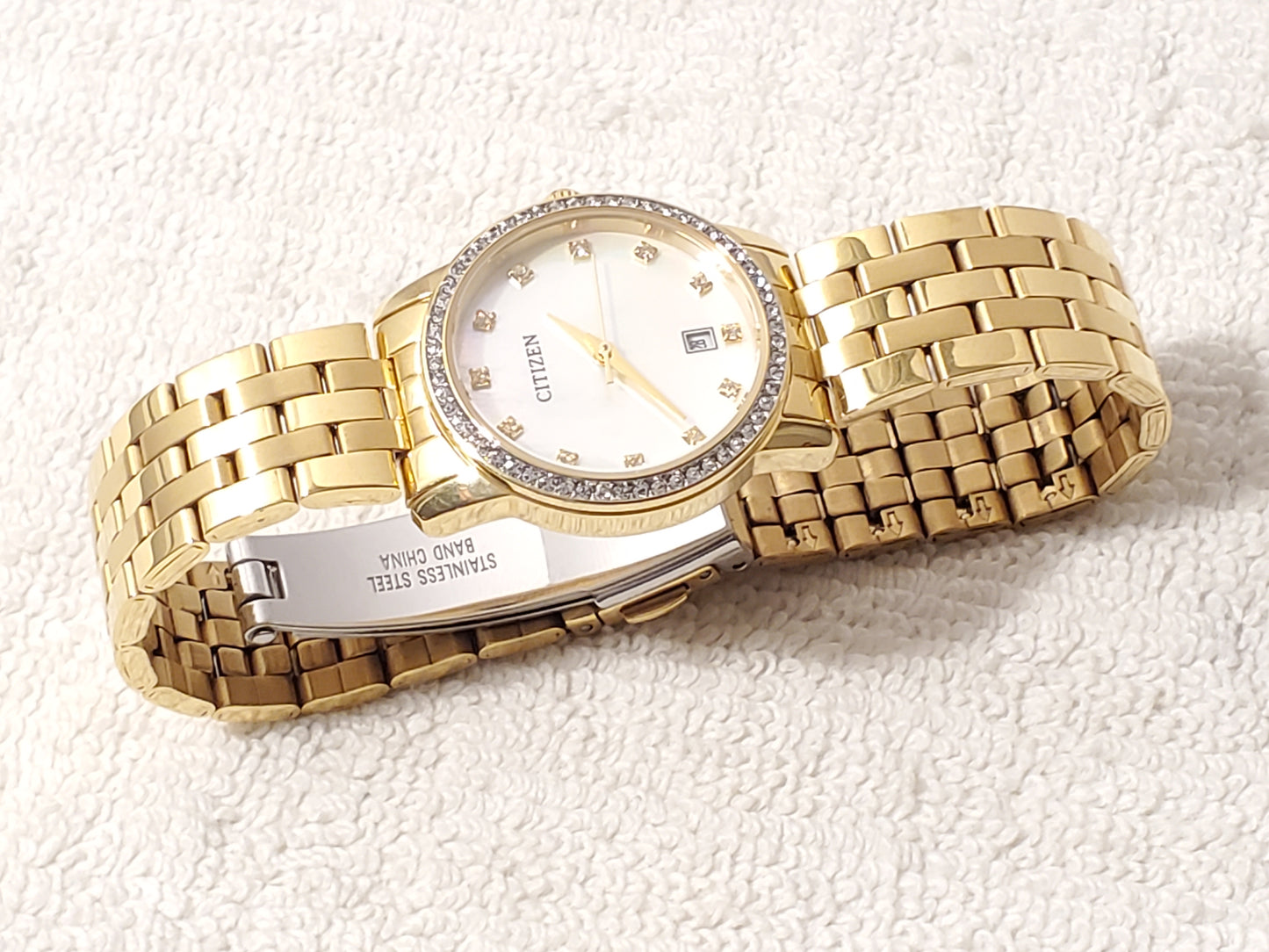 Citizen Womens Gold Tone Stainless Steel Quartz Watch Mother Pearl Dial Crystals