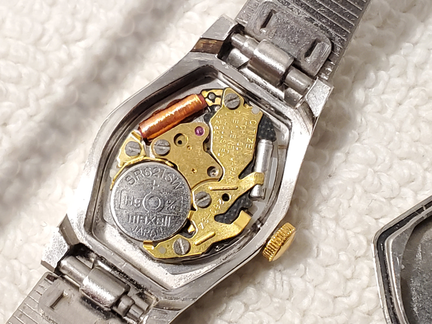 Vintage Citizen Womens Gold Plated Stainless Steel Silver One Jewel Quartz Watch