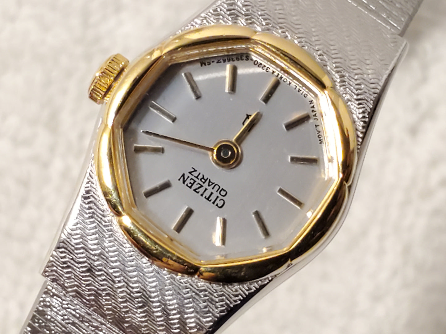 Vintage Citizen Womens Gold Plated Stainless Steel Silver One Jewel Quartz Watch