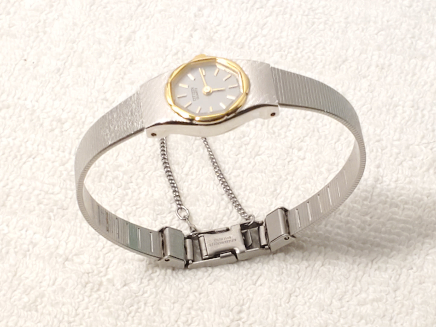 Vintage Citizen Womens Gold Plated Stainless Steel Silver One Jewel Quartz Watch