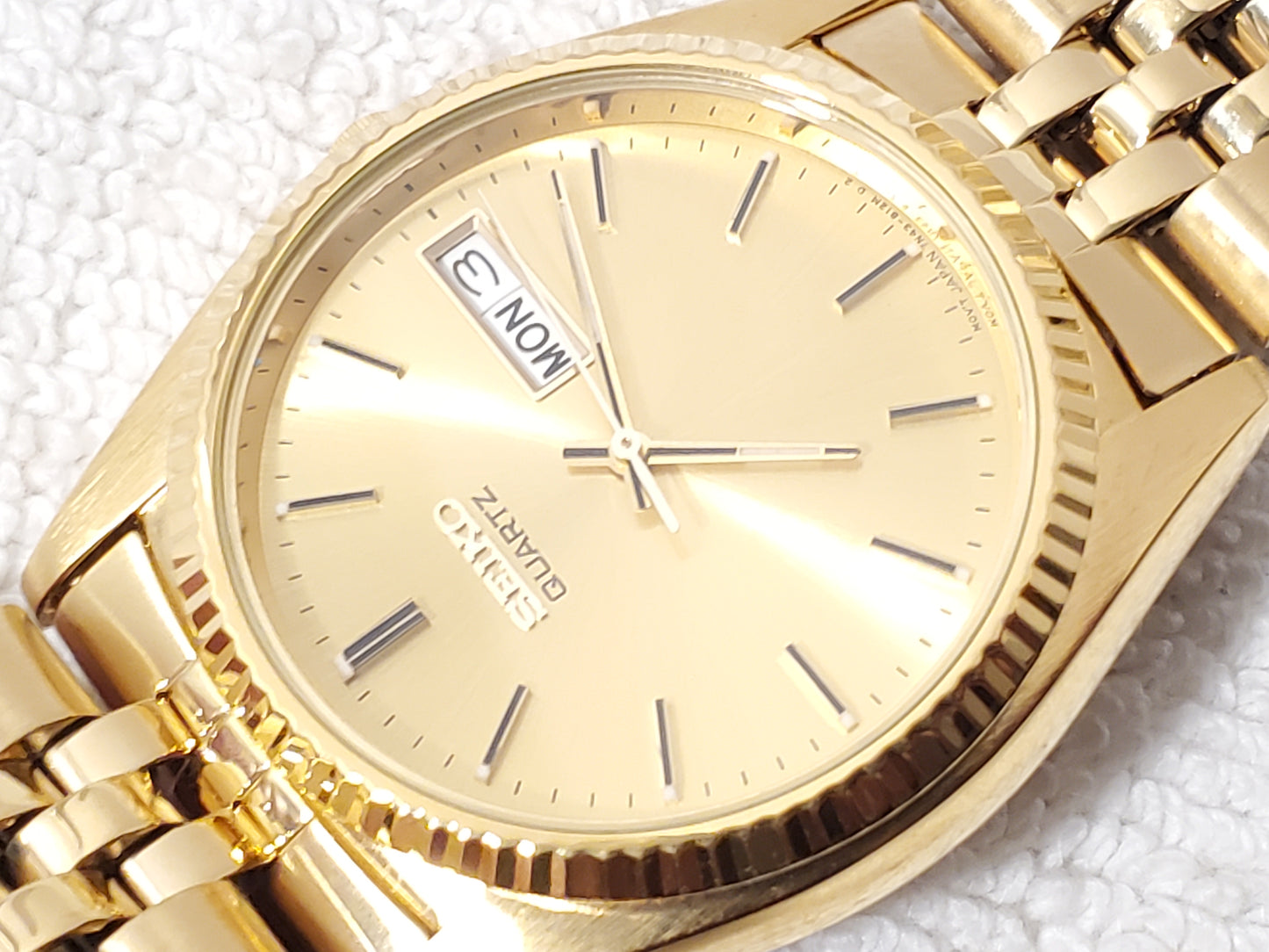 Vintage Seiko Men's Presidential Day Date Gold Tone Quartz Watch 1 Jewel S Steel