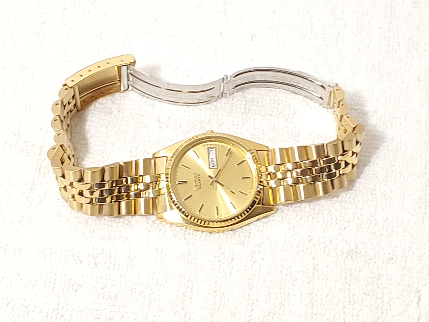 Vintage Seiko Men's Presidential Day Date Gold Tone Quartz Watch 1 Jewel S Steel