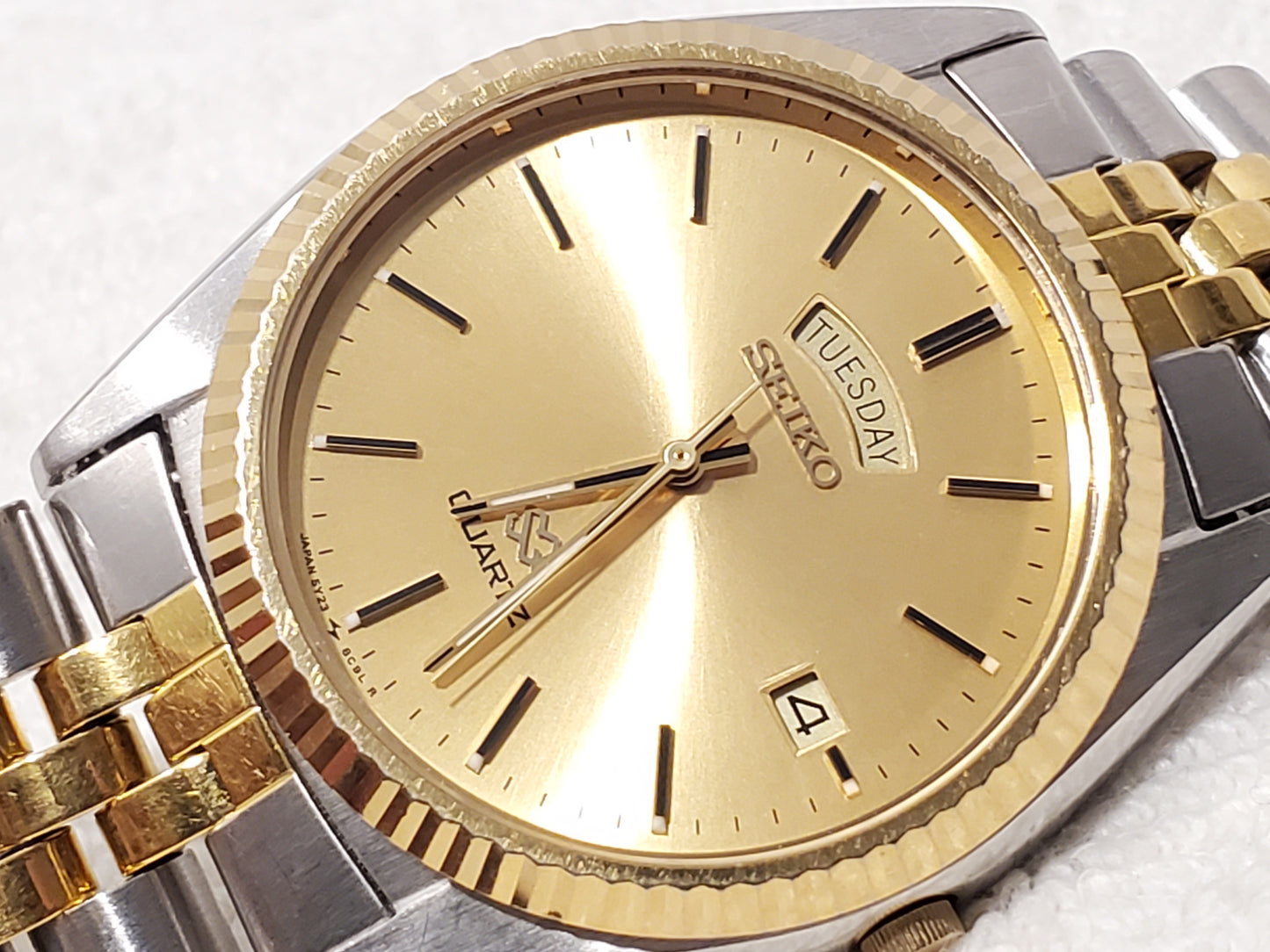 Vintage Seiko SQ Men's Gold Dial Presidential Day Date Quartz Watch One Jewel SS