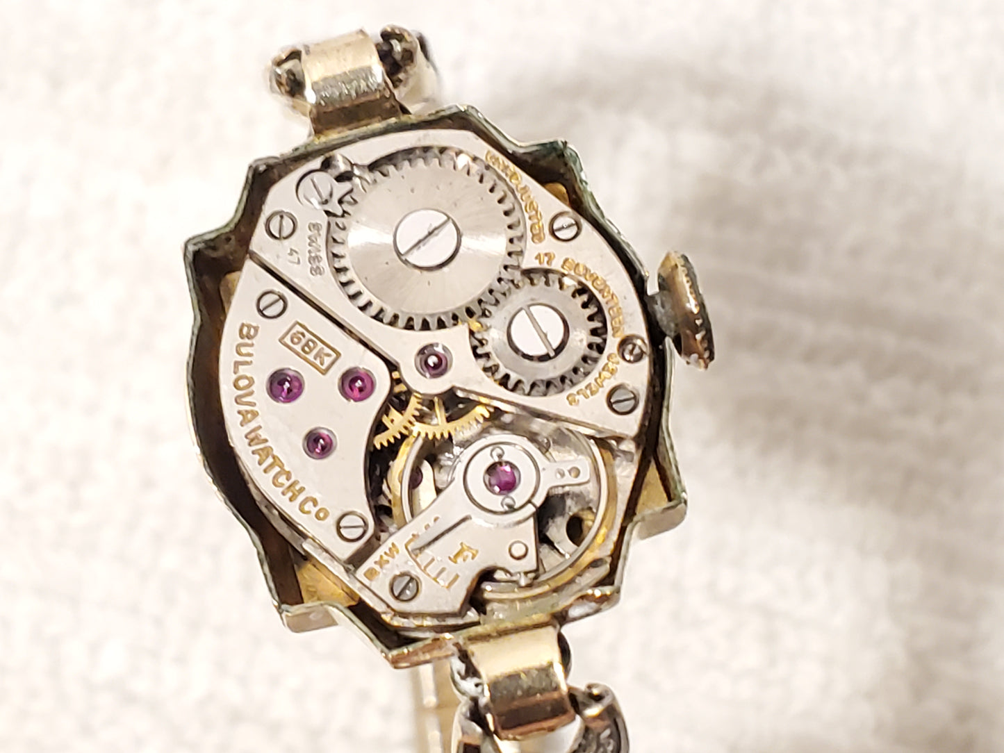 Vintage Bulova Women's Seventeen Jewels Wind Up Swiss Made Watch Gold Plated SS