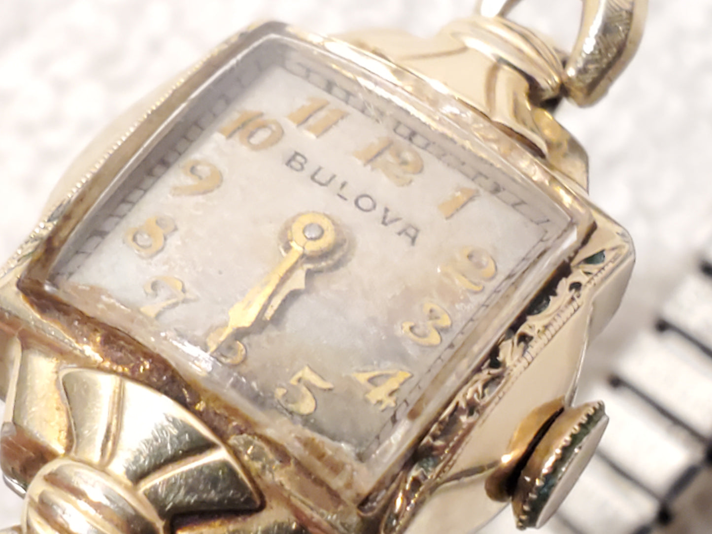 Vintage Bulova Women's Seventeen Jewels Wind Up Swiss Made Watch Gold Plated SS