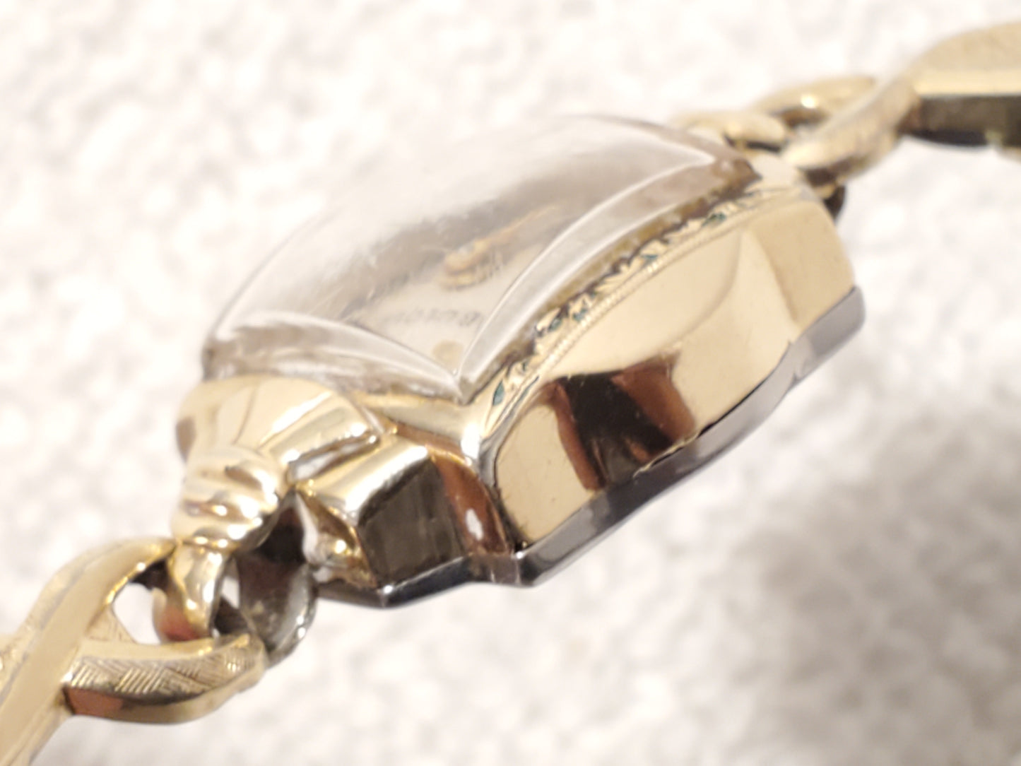 Vintage Bulova Women's Seventeen Jewels Wind Up Swiss Made Watch Gold Plated SS