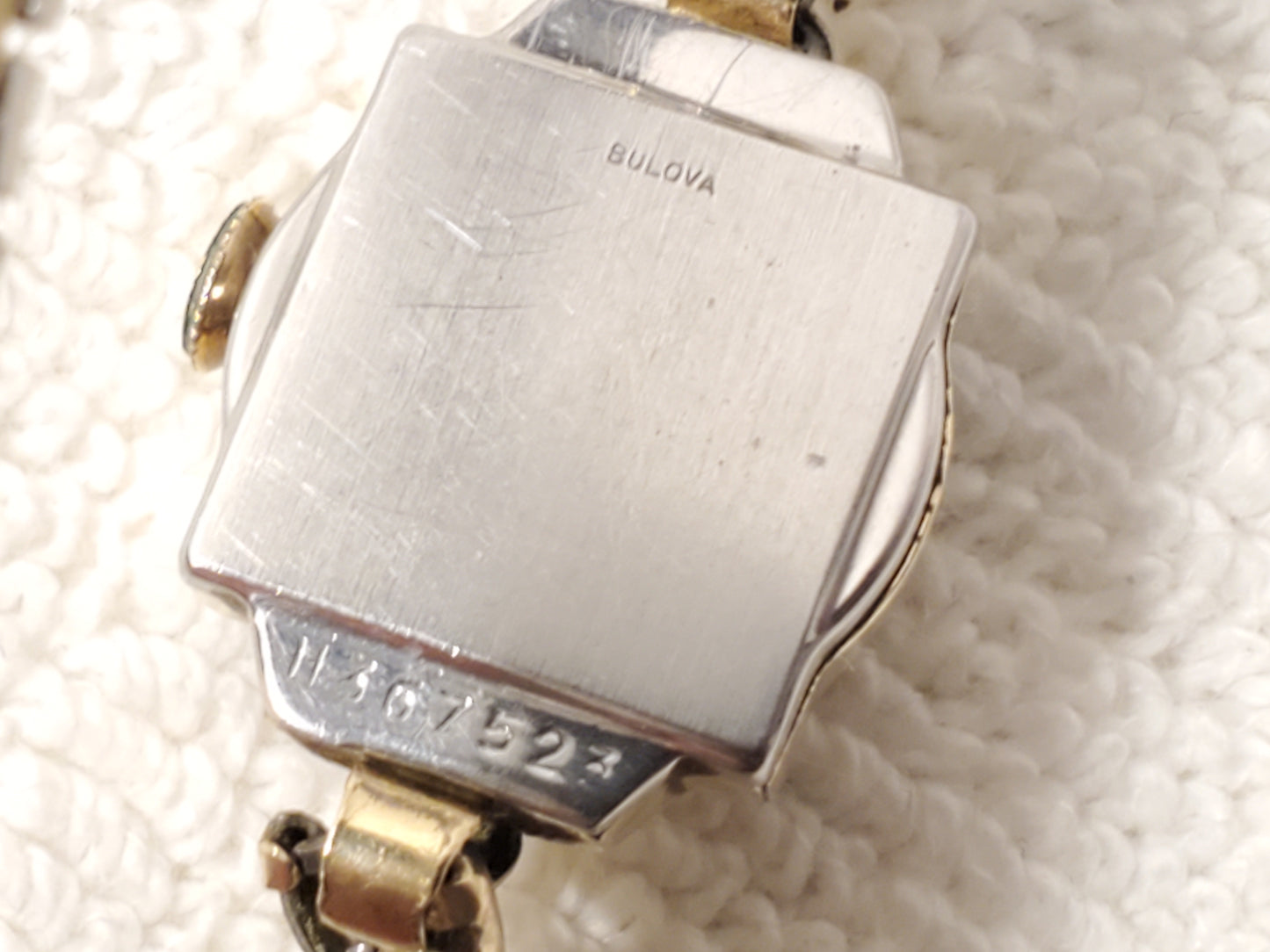 Vintage Bulova Women's Seventeen Jewels Wind Up Swiss Made Watch Gold Plated SS