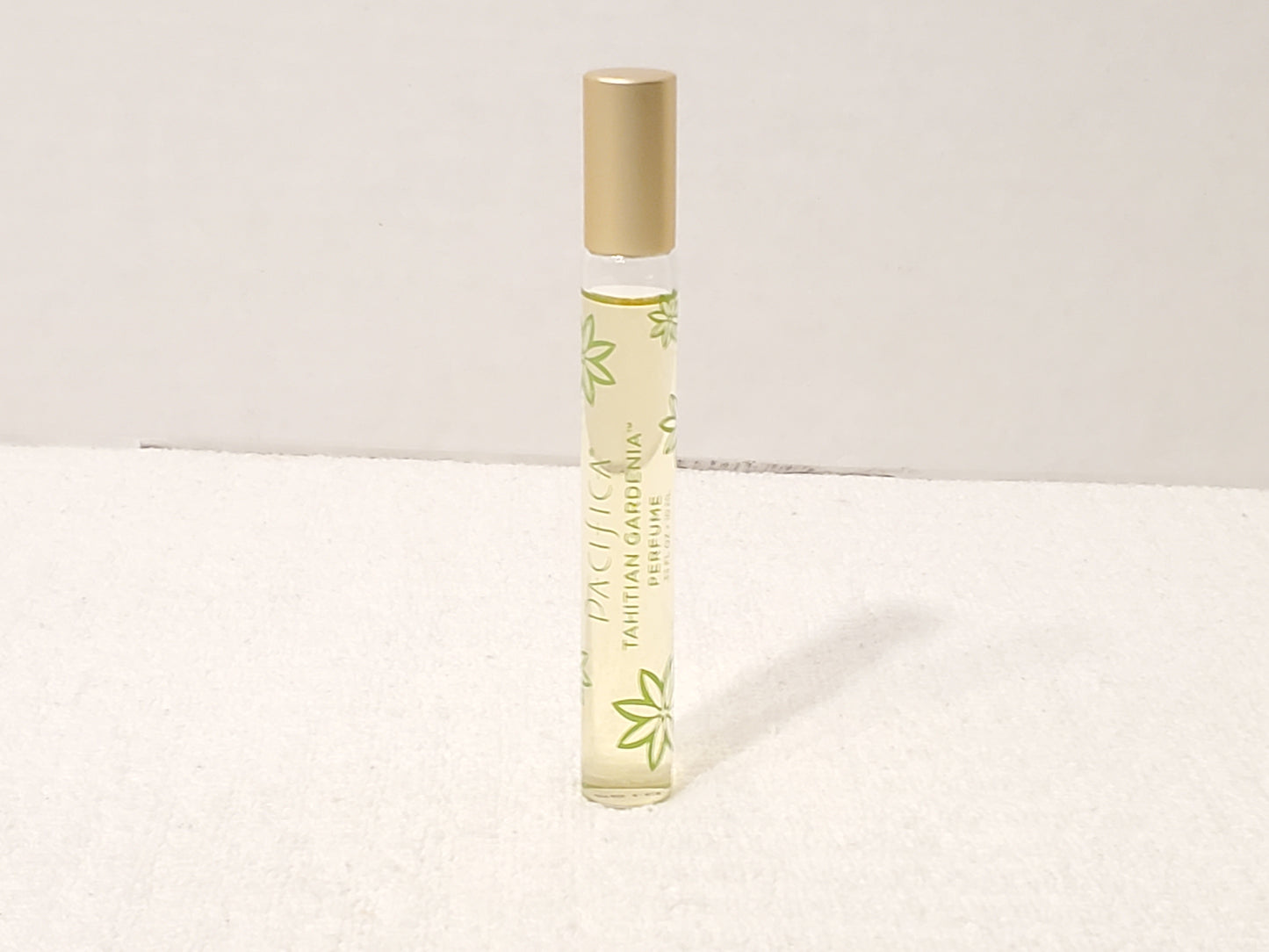 Pacifica Tahitian Gardenia Women's Roll On Perfume .33 fl oz Bottle Green Floral