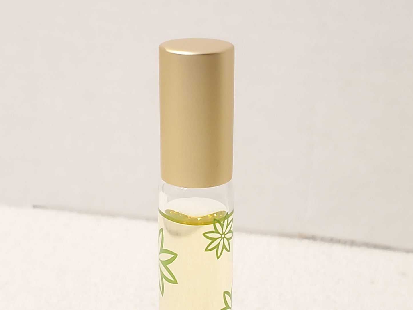 Pacifica Tahitian Gardenia Women's Roll On Perfume .33 fl oz Bottle Green Floral