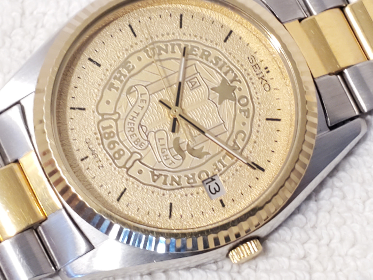 Vintage Seiko SQ Mens Day Date Quartz Watch Gold Tone Two Jewels Stainless Steel